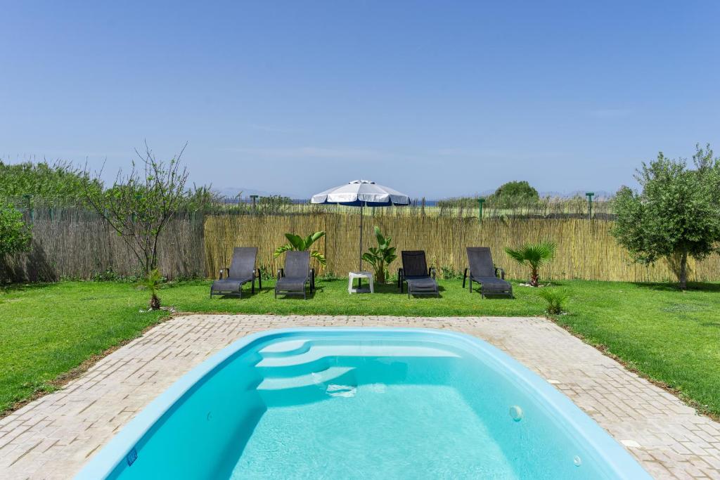 Bazén v ubytování M&B Luxury House nebo v jeho okolí