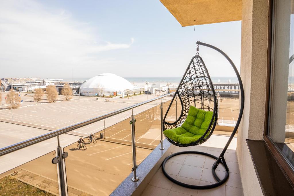 
Un balcon sau o terasă la Summerland Sea-View Luxury Apartment
