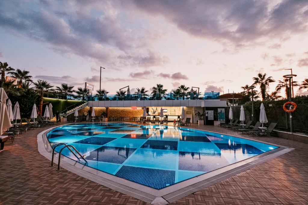 Sunprime C-Lounge - Adult Only - 12