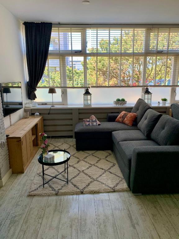 Amsterdam Beach Apartment 2, Private Garden - One-Bedroom Apartment