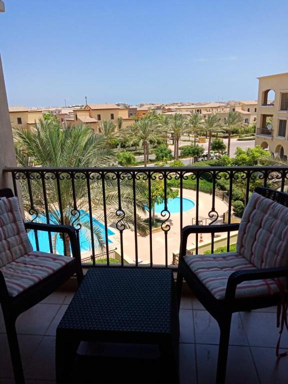 Bazén v ubytování Apartment Marassi nebo v jeho okolí