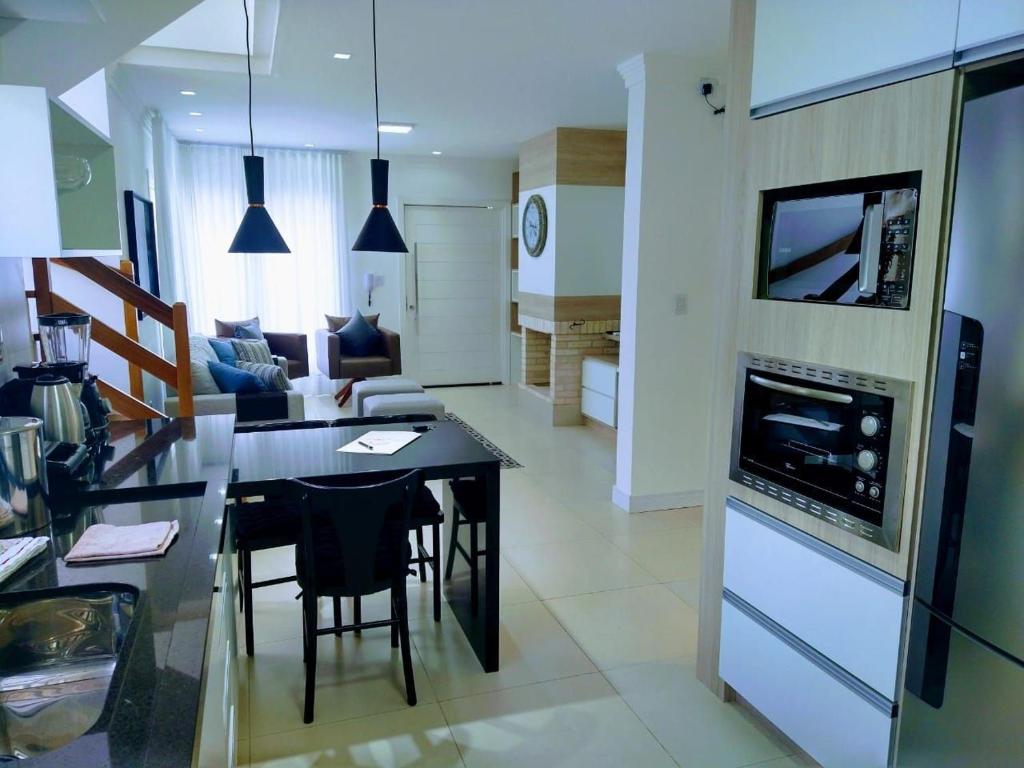  Casa Ibiza em condomínio em Canela