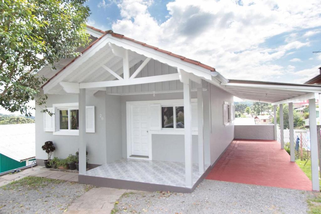 Azaléia - 9 Pessoas - Gramado  Azaléia - 9 Pessoas - Gramado