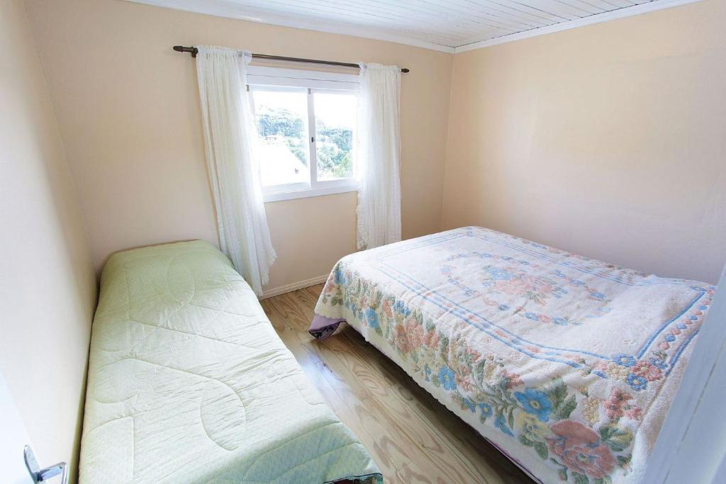 Azaléia - 9 Pessoas - Gramado  Azaléia - 9 Pessoas - Gramado