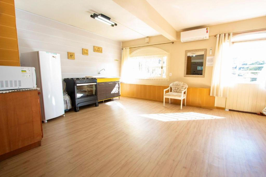 Dália 1 Prático e confortável ao lado do Centro de Gramado  Dália 1 Prático e confortável ao lado do Centro de Gramado