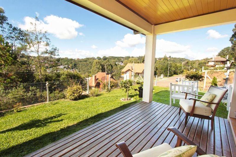 Familiar da Colina - 13 Pessoas - Gramado  Familiar da Colina - 13 Pessoas - Gramado