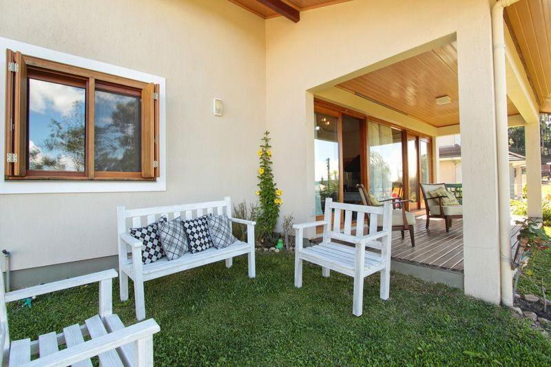 Familiar da Colina - 13 Pessoas - Gramado  Familiar da Colina - 13 Pessoas - Gramado