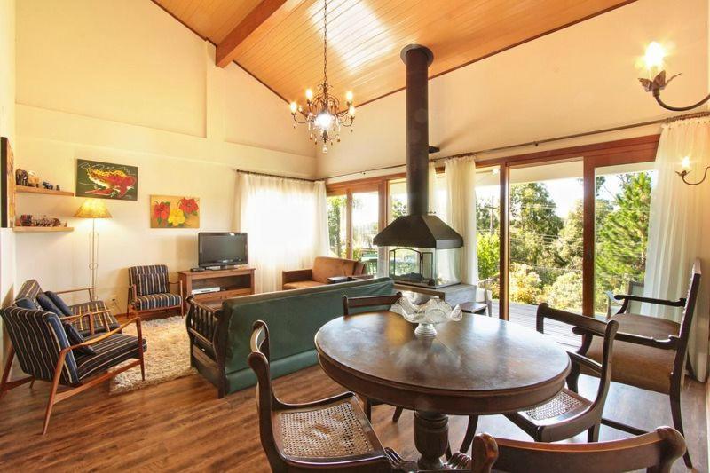 Familiar da Colina - 13 Pessoas - Gramado  Familiar da Colina - 13 Pessoas - Gramado