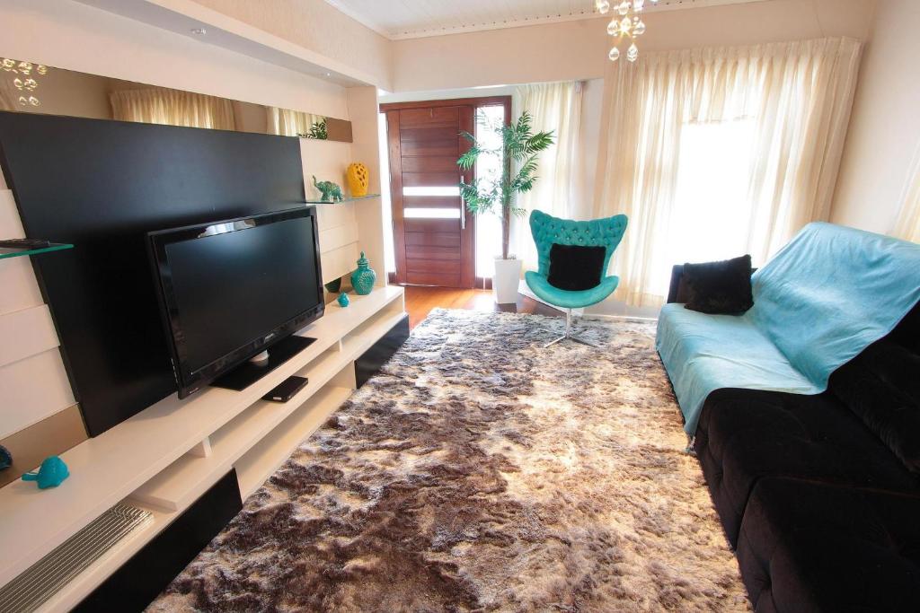 Luíza's House - 10 Pessoas - Canela  Luíza's House - 10 Pessoas - Canela