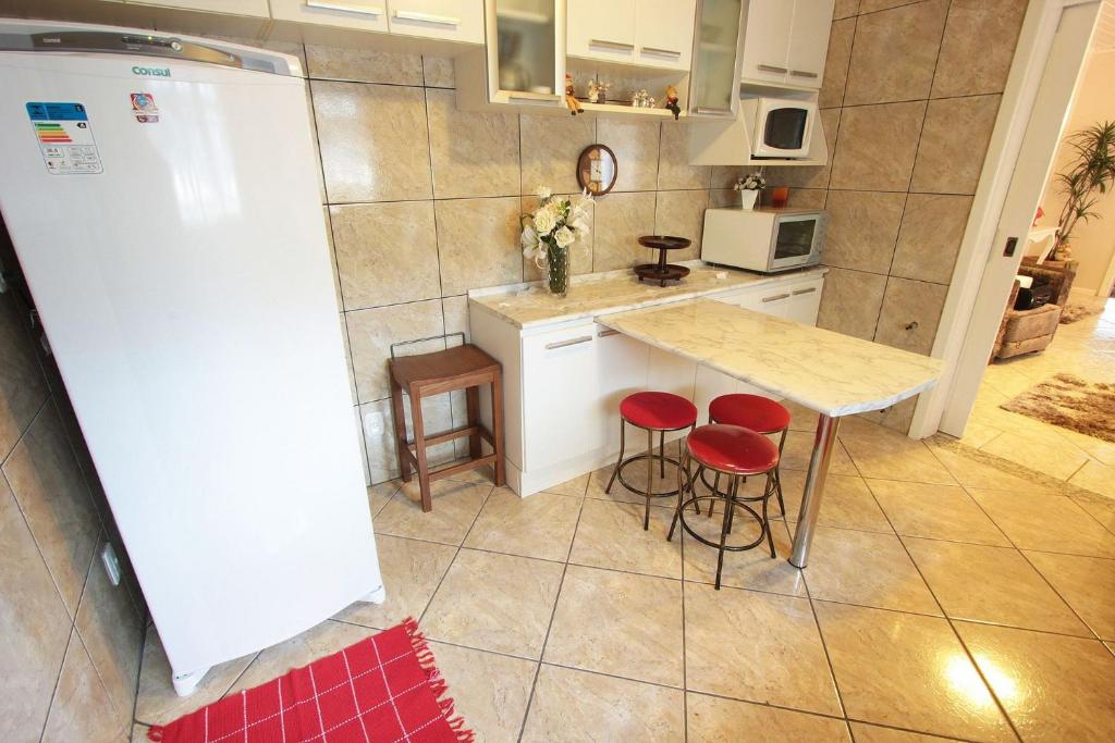 Luíza's House - 10 Pessoas - Canela  Luíza's House - 10 Pessoas - Canela