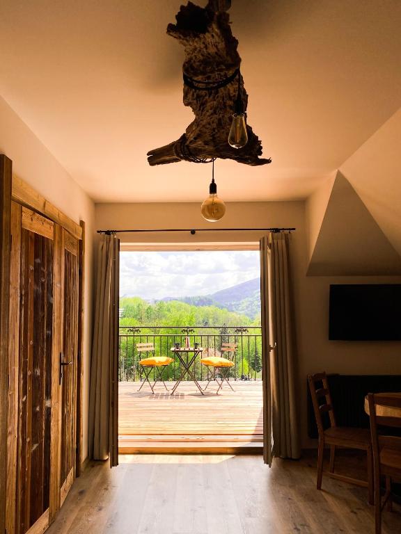 Výhľad na hory alebo výhľad na hory priamo z apartmánového hotela