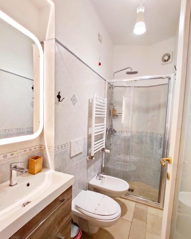 Łazienka w obiekcie C'era una Volta Apartments