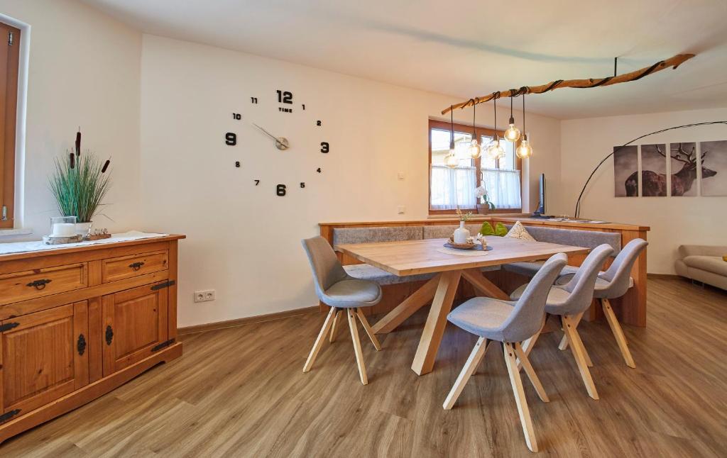 Posedenie v ubytovaní Hochwart Apartment - in der Nähe der Liftstation Schönleiten