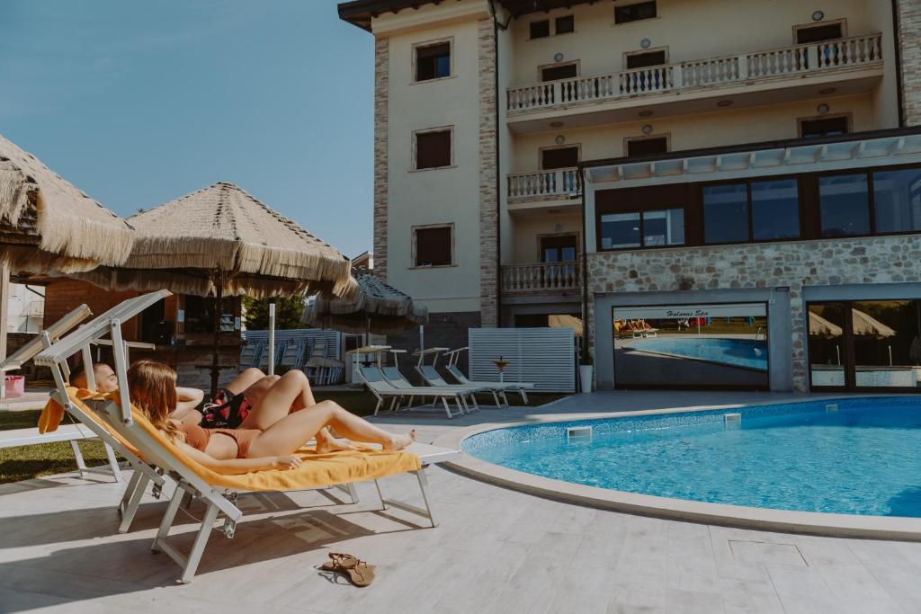 Bazén v ubytování Halanus Hotel And Resort nebo v jeho okolí