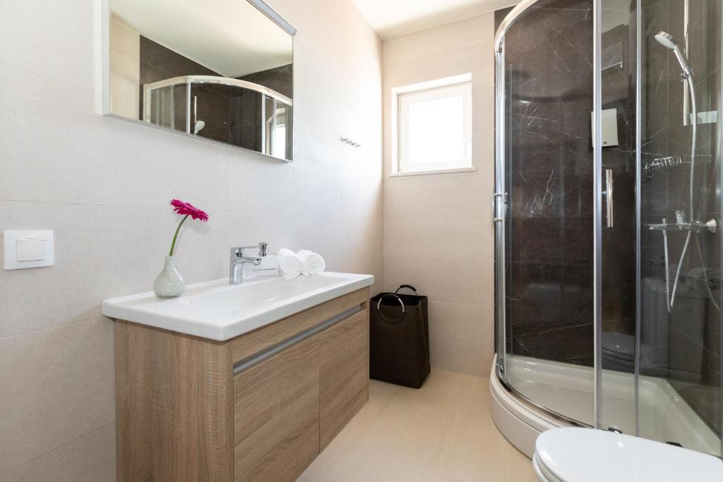 Kúpeľňa v ubytovaní Vitality Villa Mariante - free kajaks, sauna
