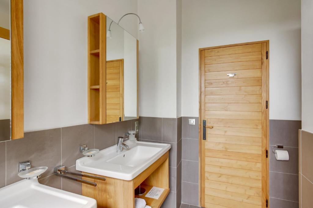 LOGIS DE VALANDRAUD - 11