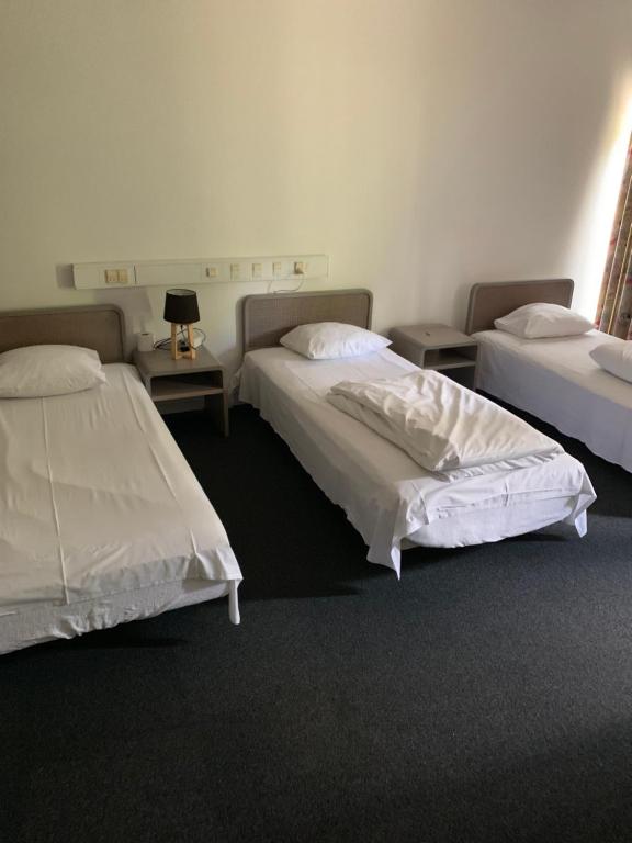 Postel nebo postele na pokoji v ubytování Skuldelev kro