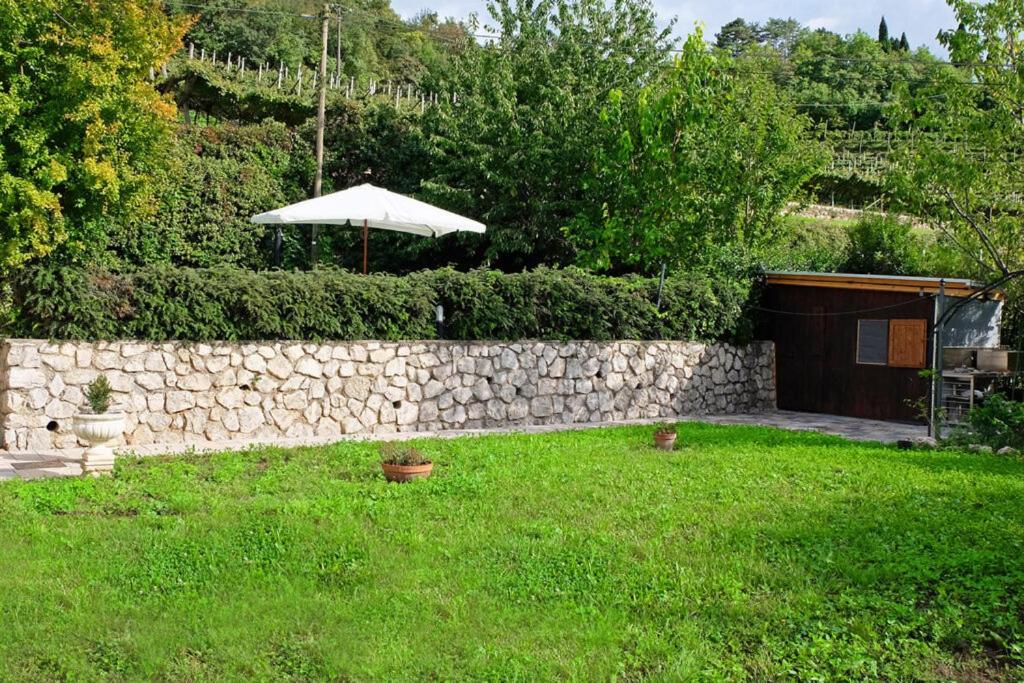 Vonkajšia záhrada v ubytovaní In Collina B&B