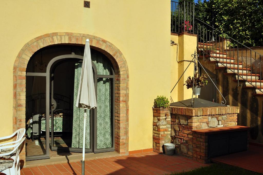 Balkon lub taras w obiekcie AGRITURISMO IL PINO - APPARTAMENTO QUERCE