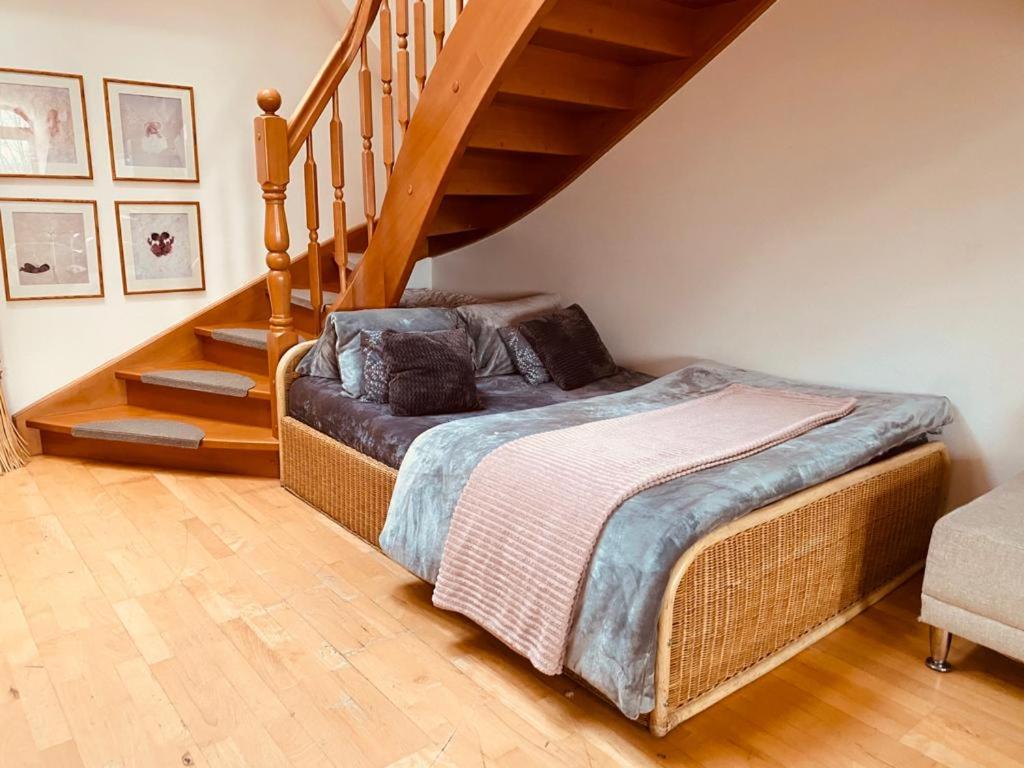 Een bed of bedden in een kamer bij Apartment Neratovice