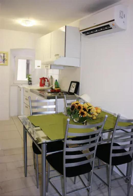 Kuchyňa alebo kuchynka v ubytovaní Old Town centar, cozy and quiet modern apartment