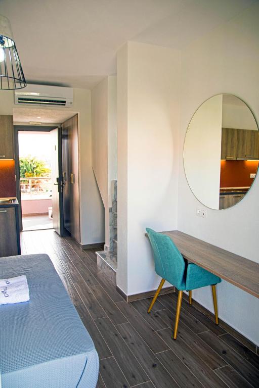 Aelia Luxury Apartments - 15