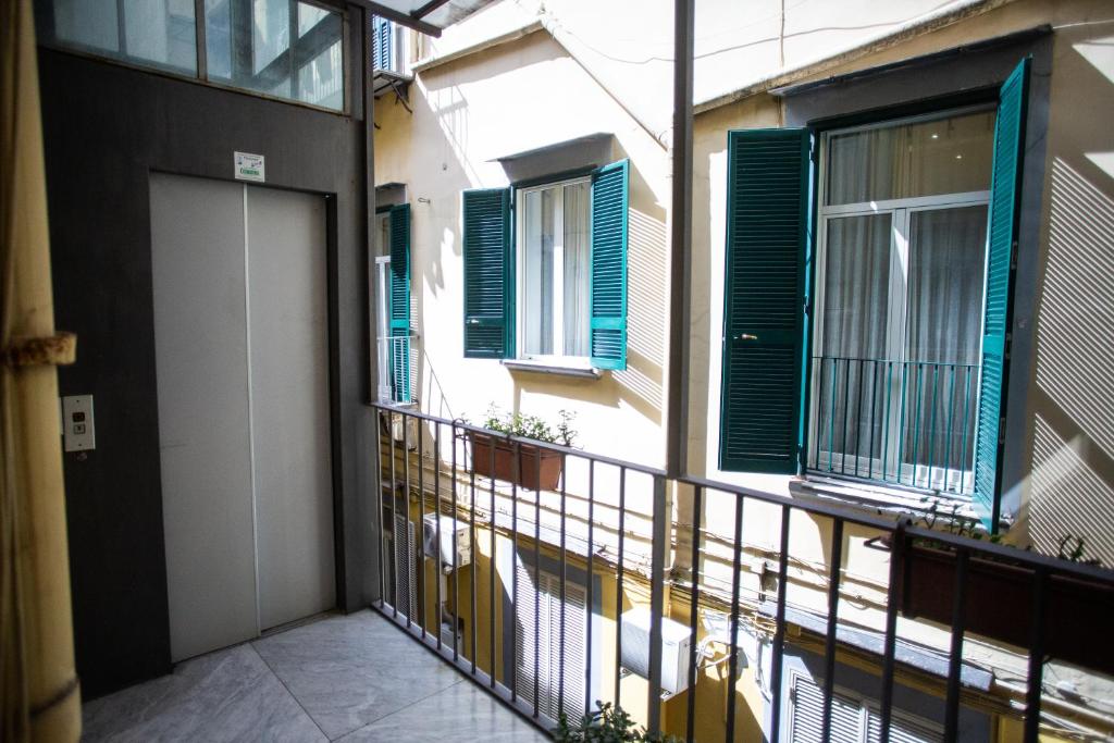 A balcony or terrace at Casa Nora Napoli
