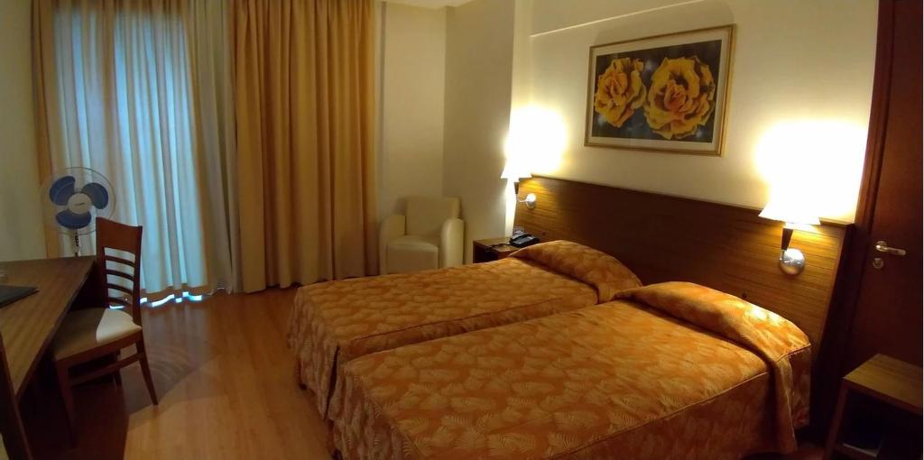  Master Plaza Hotel