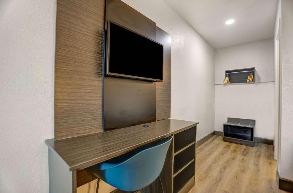 Motel 6-San Bernardino, CA - South - 2 Lits Doubles |  Parking Gratuit