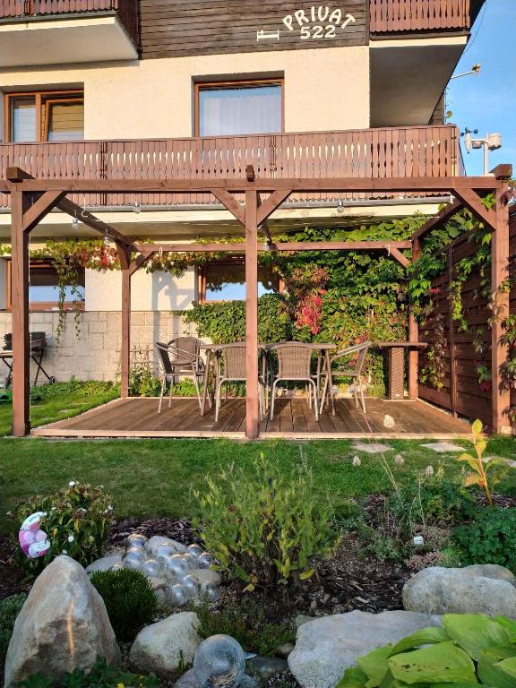 Vonkajšia záhrada v ubytovaní Apartment Harrachov/Riesengebirge 2400