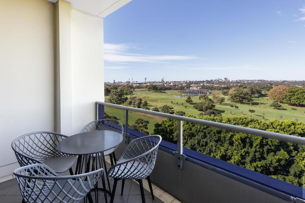 Meriton Suites Waterloo - Two Bedroom Park Suite