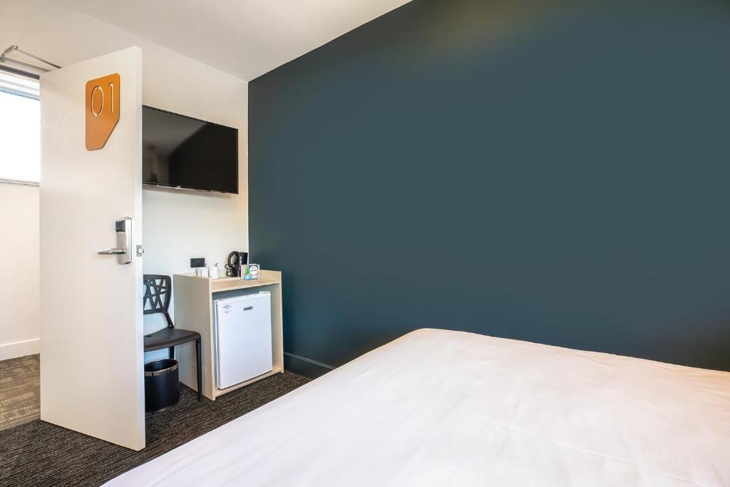 Nightcap at Chardons Corner Hotel - Resim 41