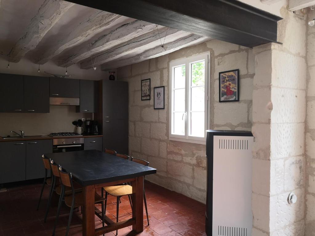 Kuchyň nebo kuchyňský kout v ubytování Cottage l'Orée du Cher