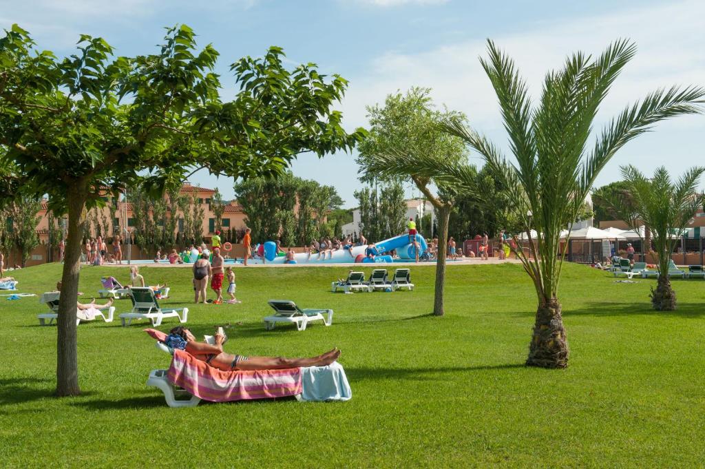 Zahrada ubytování Camping & Bungalows Platja Brava