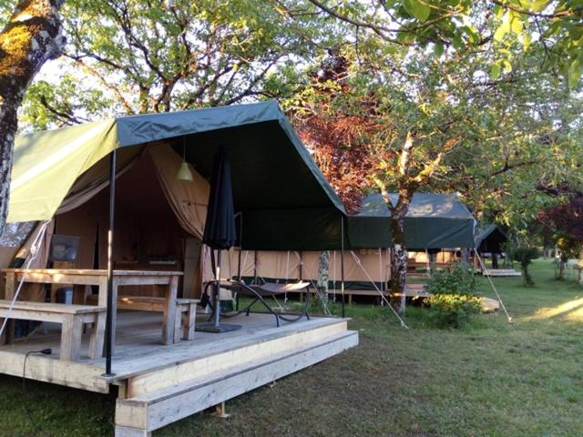 Camping Les 3 Cantons - Glamping tente - Tentensuite, Lavaurette, France -  Booking.com