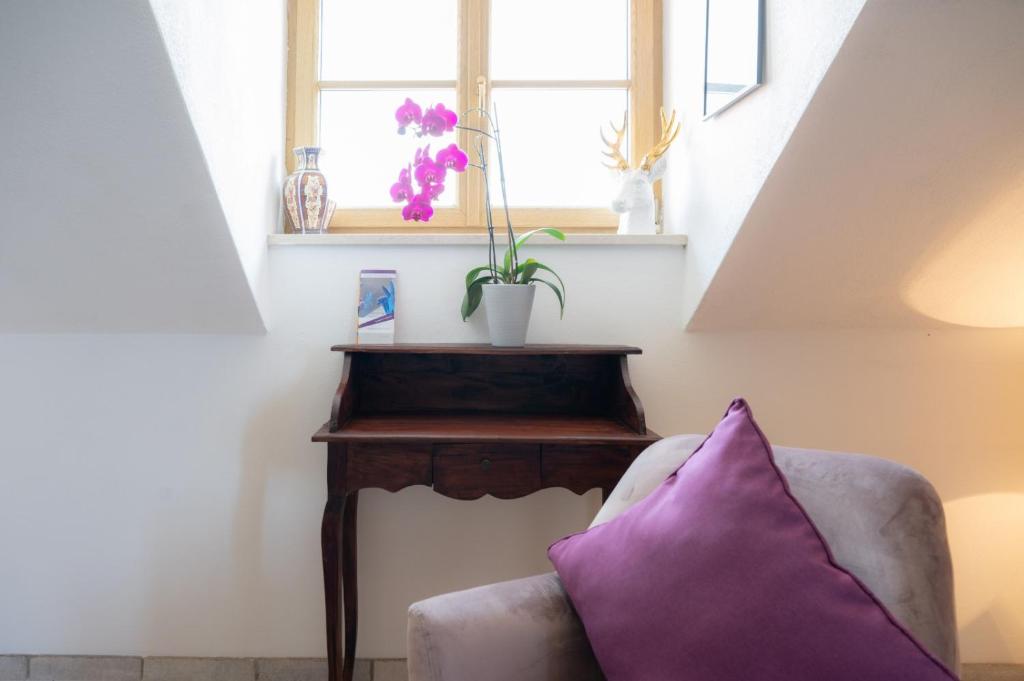 Zdjęcie z galerii obiektu Idyllische Designer-Apartments am Bio-Bauernhof in SalzburgerSeenland Schmiding 10 w mieście Seekirchen am Wallersee