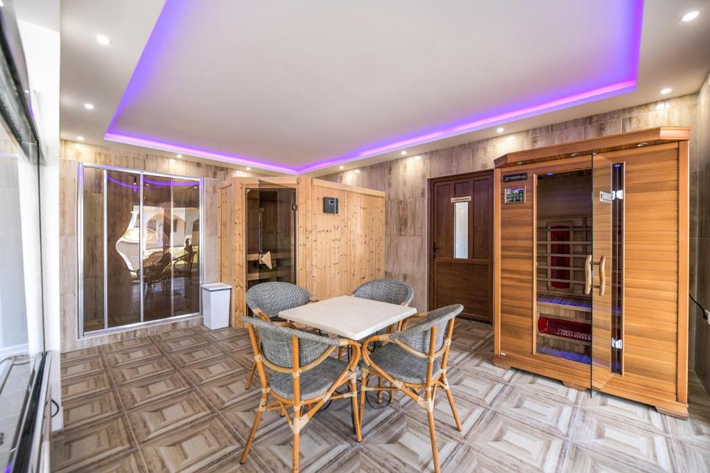 Istumisnurk majutusasutuses Sunčani Breg Apartments Vrdnik