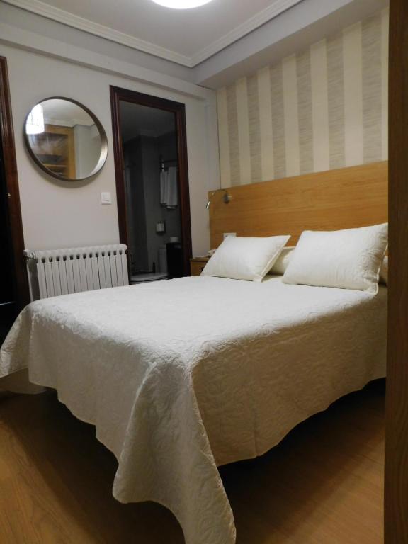 Hostal Crisol X Liste Station - Budget Double Room