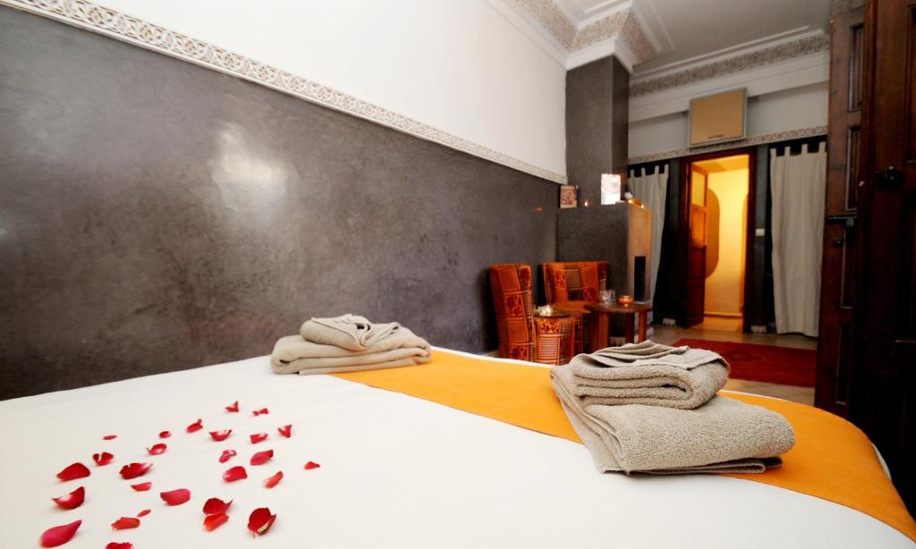 Postel nebo postele na pokoji v ubytování Riad Elias & Spa