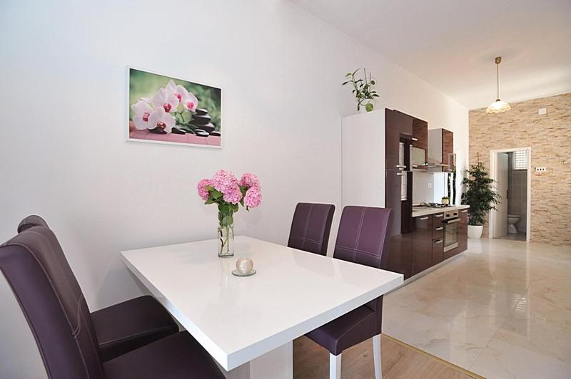 Lavanda - One-Bedroom Apartment