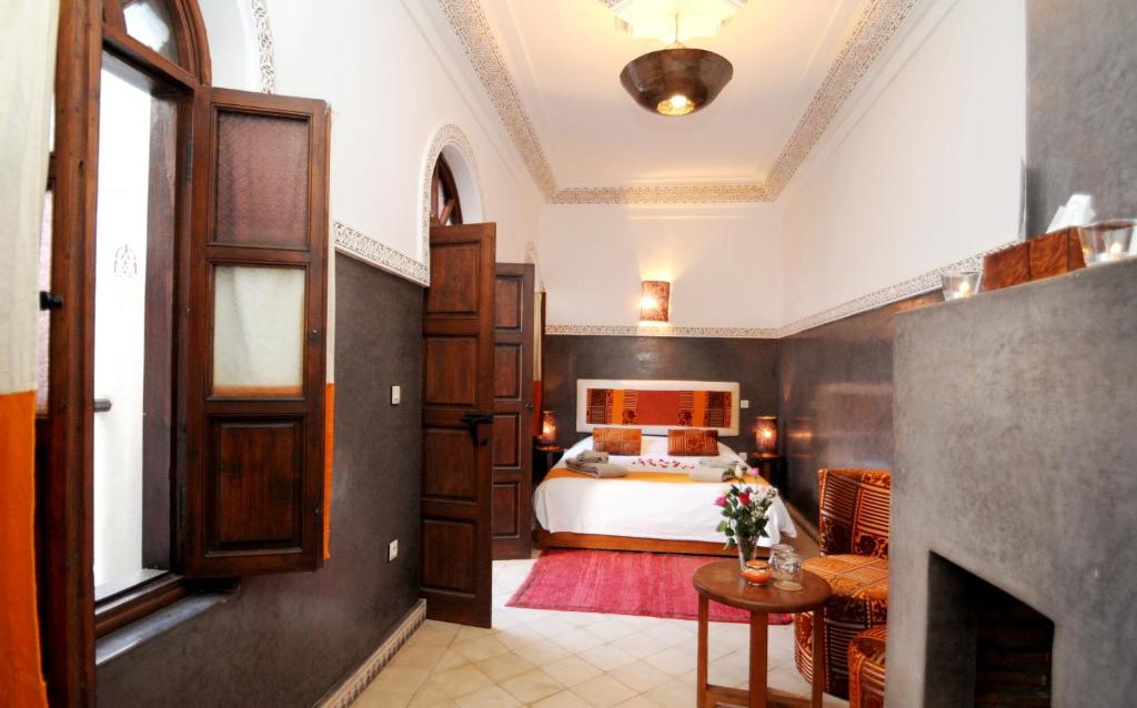 Postel nebo postele na pokoji v ubytování Riad Elias & Spa