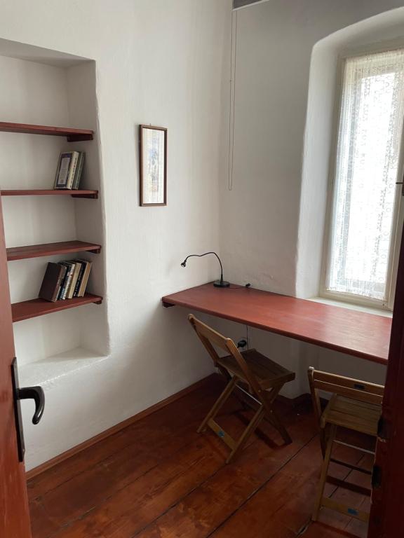 Knihovna v apartmánu