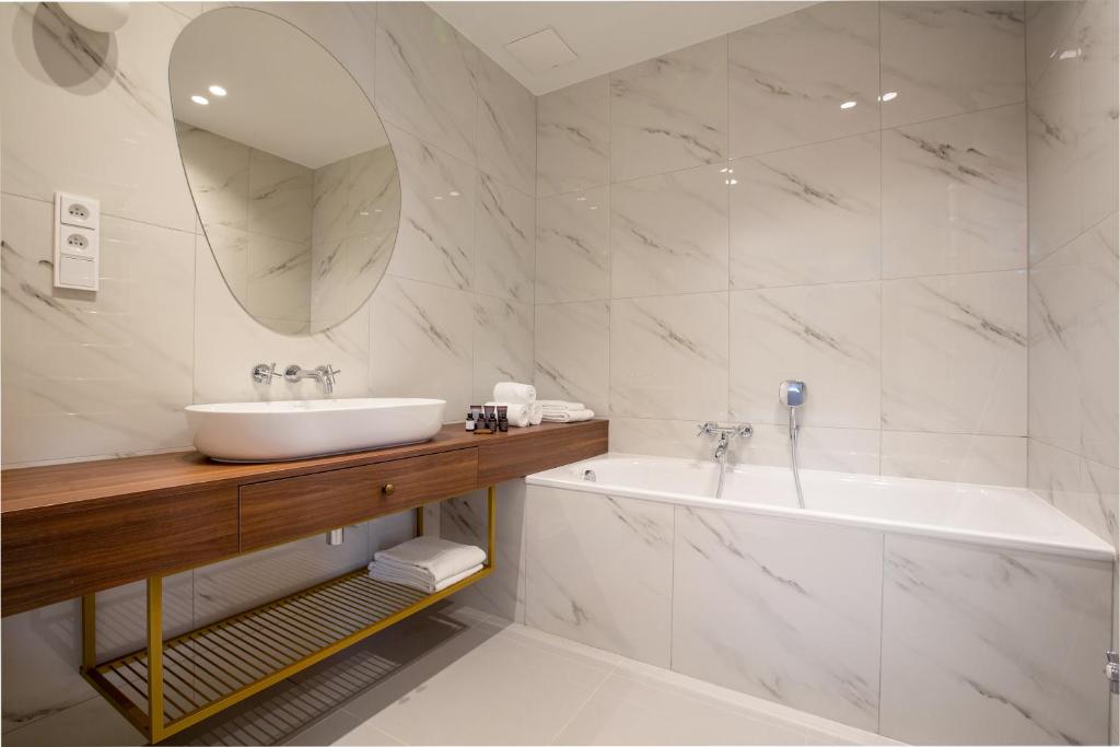 OREA Place Seno - Resim 31