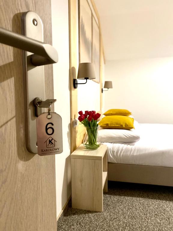 Postel nebo postele na pokoji v ubytování Karolowy pokoje&apartamenty