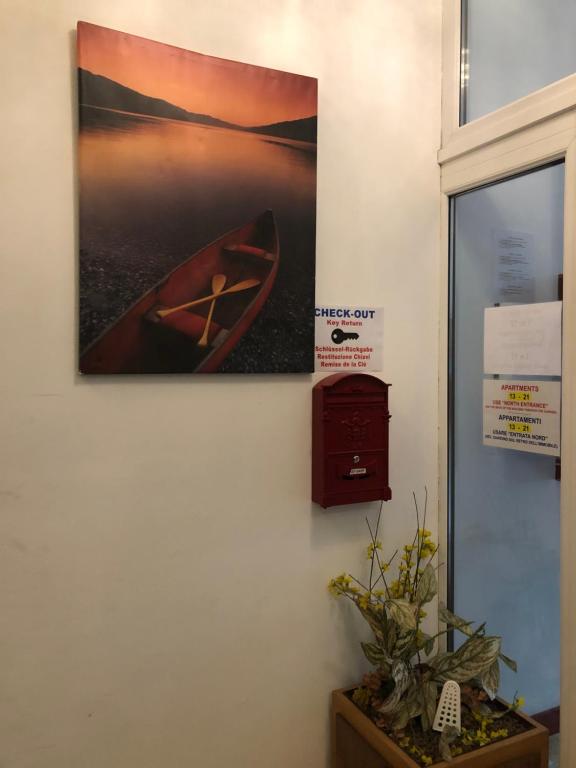 GuestHouse University by LR - self check in