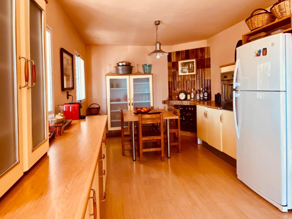 Kuchyň nebo kuchyňský kout v ubytování La casa del Riu Vell