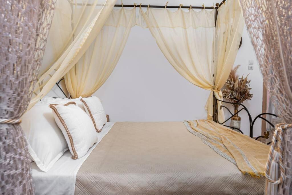Posteľ alebo postele v izbe v ubytovaní Dennis City Center Elegant Apartment (2)