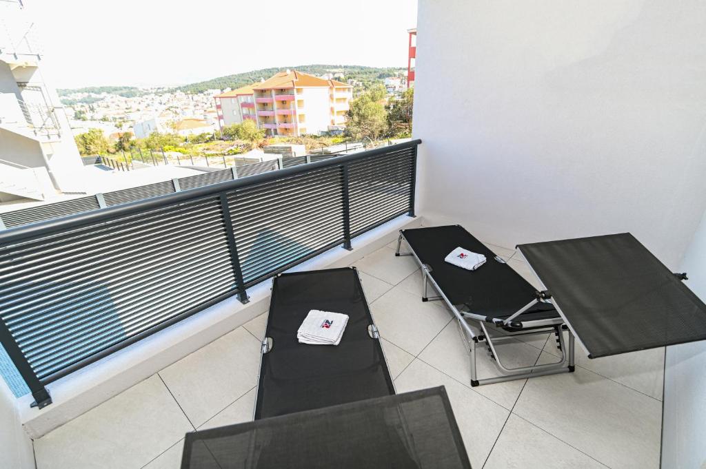 Balkón alebo terasa v ubytovaní Luxury apartment with swimming pool Ana