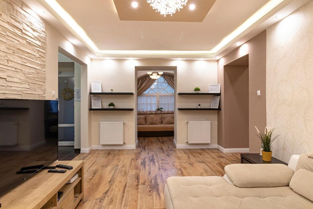 Kuchyňa alebo kuchynka v ubytovaní Cork Apartman