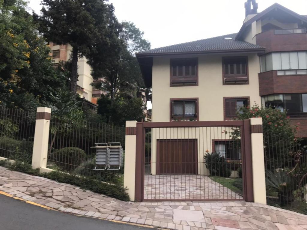 Charme Apartamento Centro de Gramado (600 metros da rua coberta)  Charme Apartamento Centro de Gramado (600 metros da rua coberta)